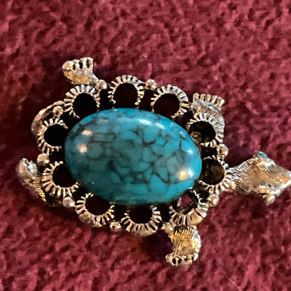 Vintage Geri turtle brooch/pendant 1970s